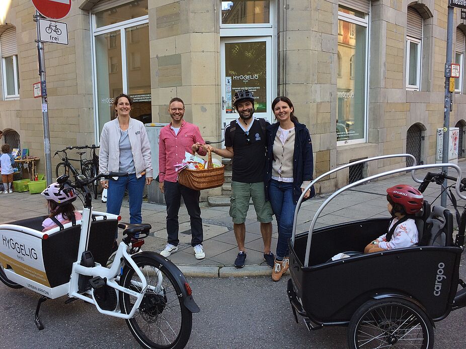 Foto zum Download ADFC überreicht Geschenkkorb an 25.000 Mitglied